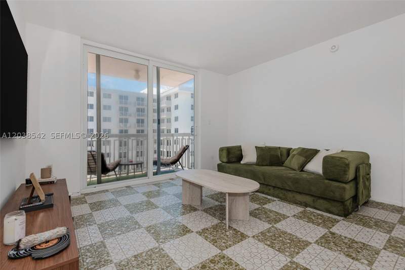 1 bedroom Condominium at 401 Ocean Dr 810, The Presidential Condo, Miami Beach — photo 3