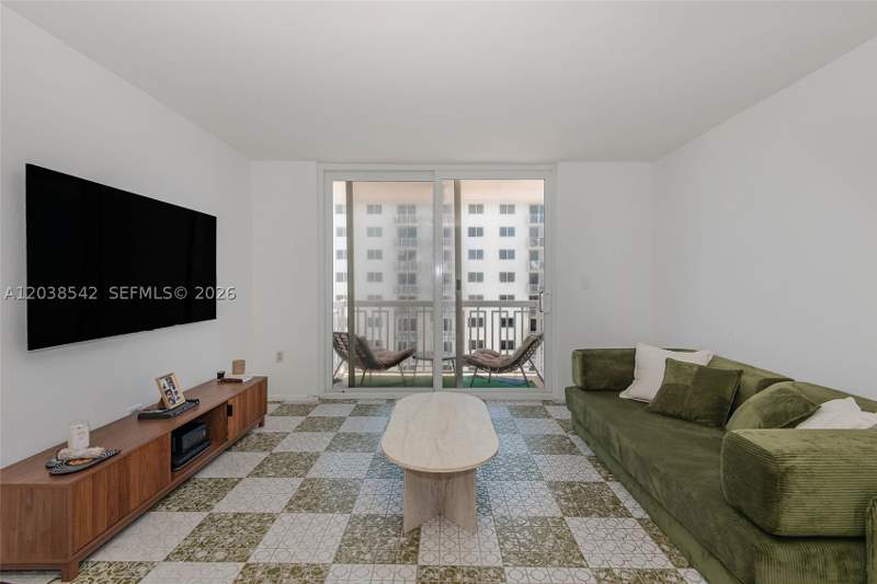 1 bedroom Condominium at 401 Ocean Dr 810, The Presidential Condo, Miami Beach — photo 4