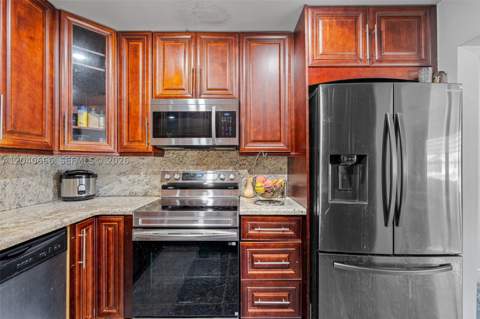 7701 W 16th Ct, Hialeah FL - photo 12 of 45