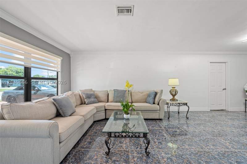 4 bedroom SingleFamilyResidence at 7701 W 16th Ct, Palm Springs Lakes 6th Ad, Hialeah — photo 5