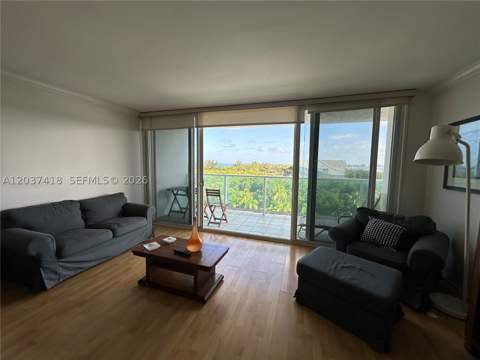 100 Bayview Dr 726, Sunny Isles Beach FL - photo 11 of 38