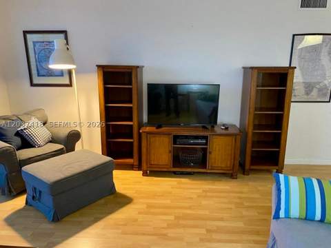100 Bayview Dr 726, Sunny Isles Beach FL - photo 12 of 38