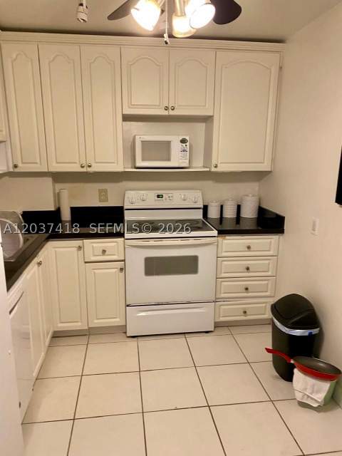 100 Bayview Dr 726, Sunny Isles Beach FL - photo 15 of 38