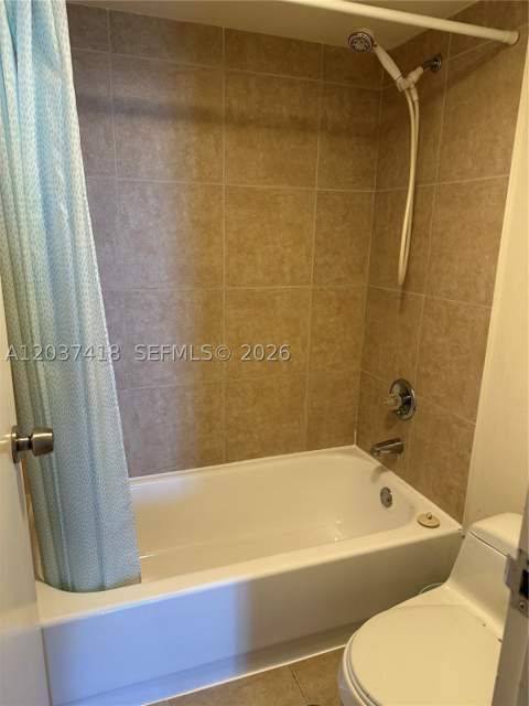 100 Bayview Dr 726, Sunny Isles Beach FL - photo 24 of 38