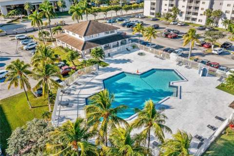 8145 NW 7th Street 208, Miami FL - photo 17 of 28