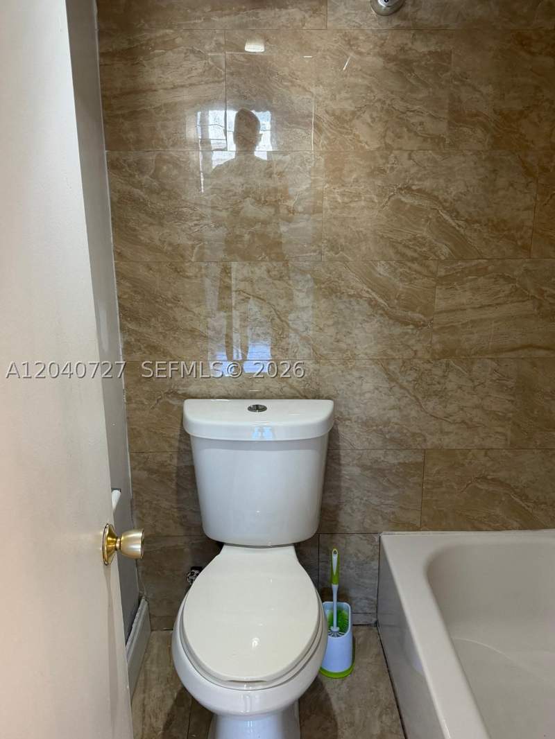 1 bedroom Condominium at 1990 Marseille Dr 303, Lisette Condo, Miami Beach — photo 5
