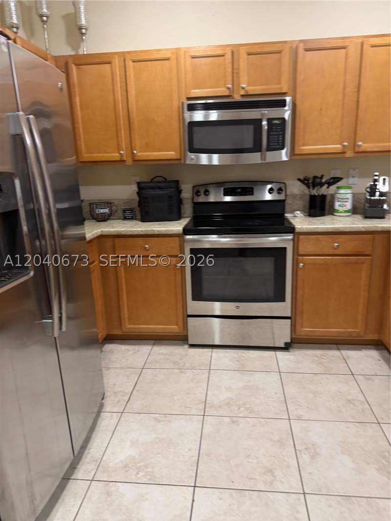 2 bedroom Villa at 8929 W 35th Way, Bellagio Villas, Hialeah — photo 3