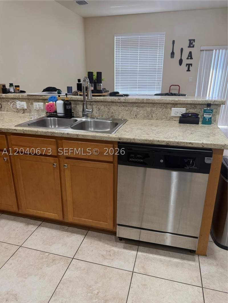 2 bedroom Villa at 8929 W 35th Way, Bellagio Villas, Hialeah — photo 5