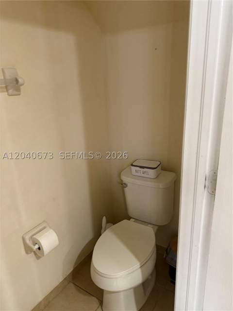8929 W 35th Way, Hialeah FL - photo 6 of 23