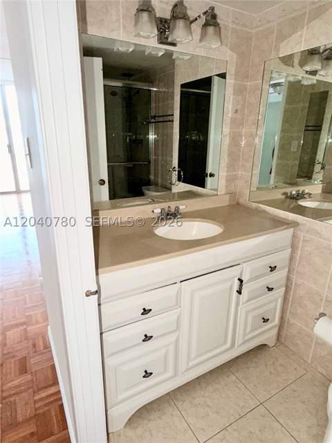 18051 Biscayne Blvd 1905, Aventura FL - photo 7 of 24