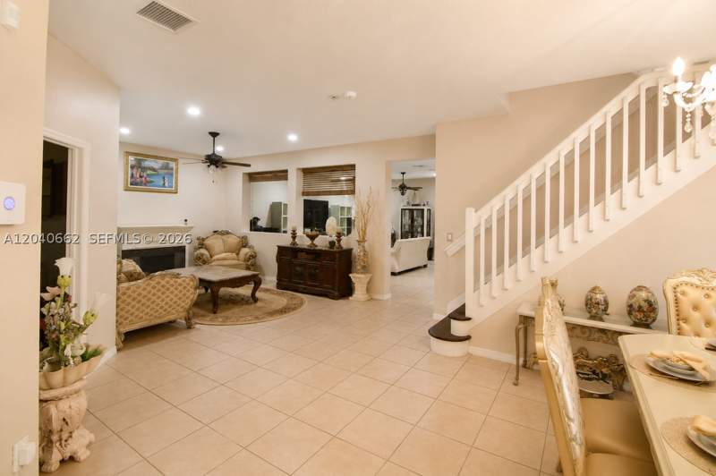 5 bedroom SingleFamilyResidence at 116 SE 22nd Ter, Ventanas At Homestead, Homestead — photo 4