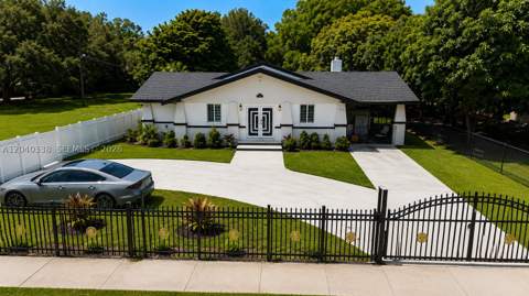 1860 NW 81st St, Miami FL - photo 13 of 17