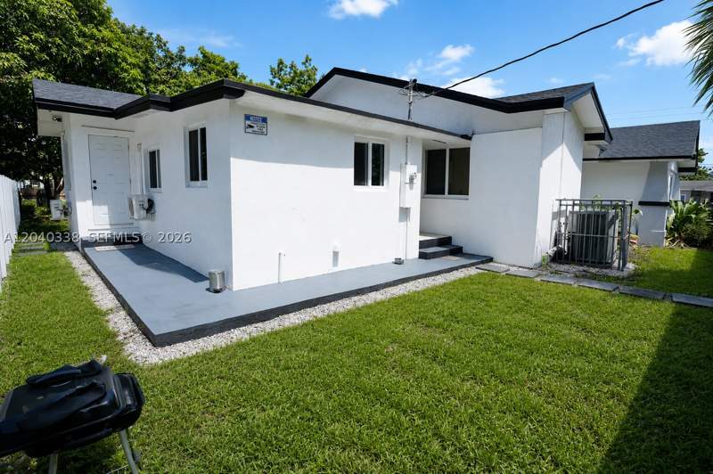 5 bedroom SingleFamilyResidence at 1860 NW 81st St, W Little River Rev, Miami — photo 4