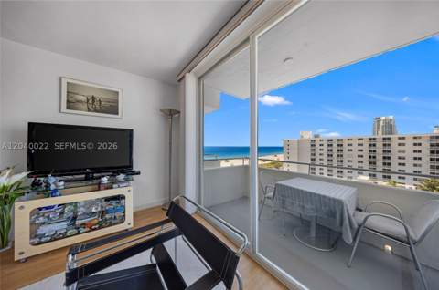 465 Ocean Dr 1009, Miami Beach FL - photo 11 of 31