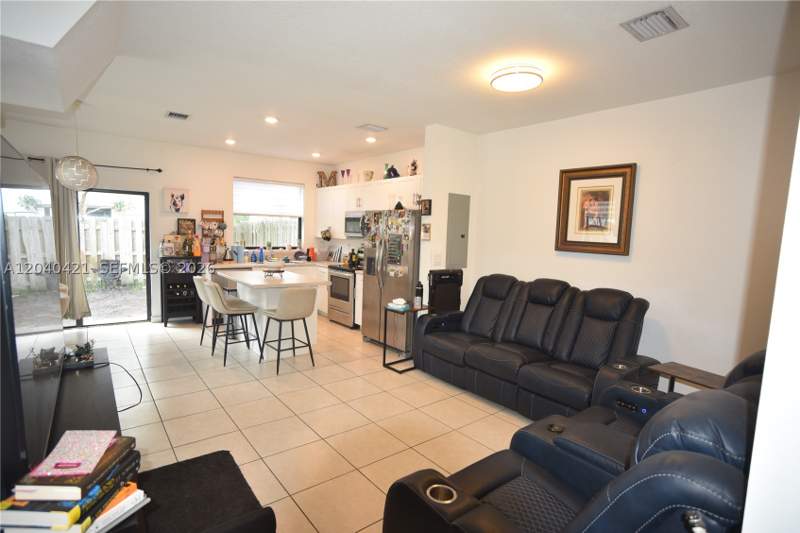 3 bedroom Townhouse at 21404 NE 3rd Path, Via Ventura Neighborhood, Miami — photo 3