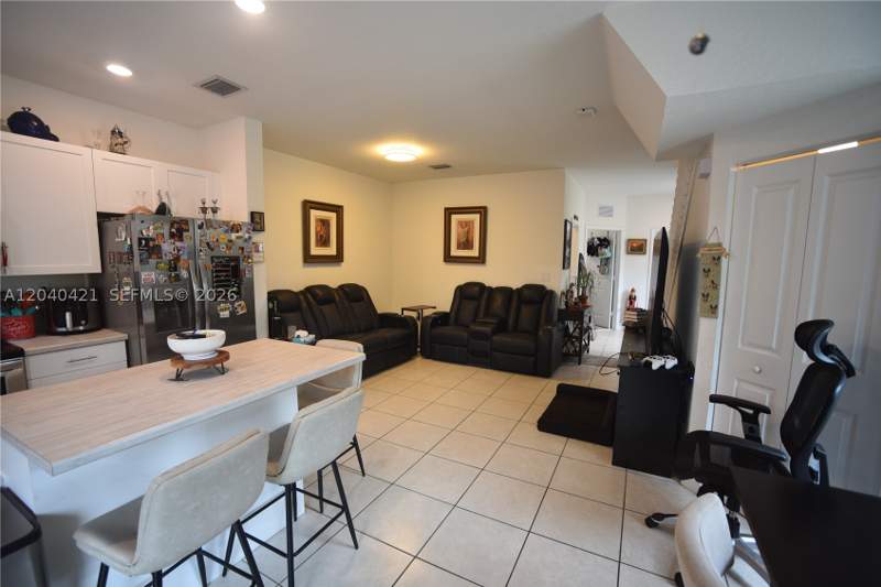 3 bedroom Townhouse at 21404 NE 3rd Path, Via Ventura Neighborhood, Miami — photo 4
