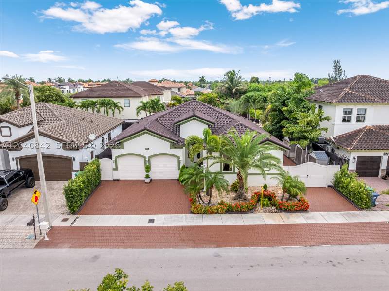 3 bedroom SingleFamilyResidence at 2351 SW 145th Ave, Mansions At Sion First Ad, Miami — photo 2