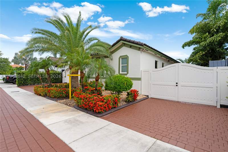 3 bedroom SingleFamilyResidence at 2351 SW 145th Ave, Mansions At Sion First Ad, Miami — photo 4