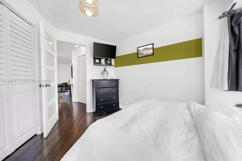 1881 Washington Avenue 2g, Miami Beach FL - photo 20 of 40