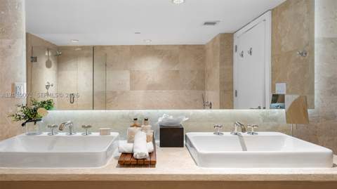 102 24 1545, Miami Beach FL - photo 23 of 54