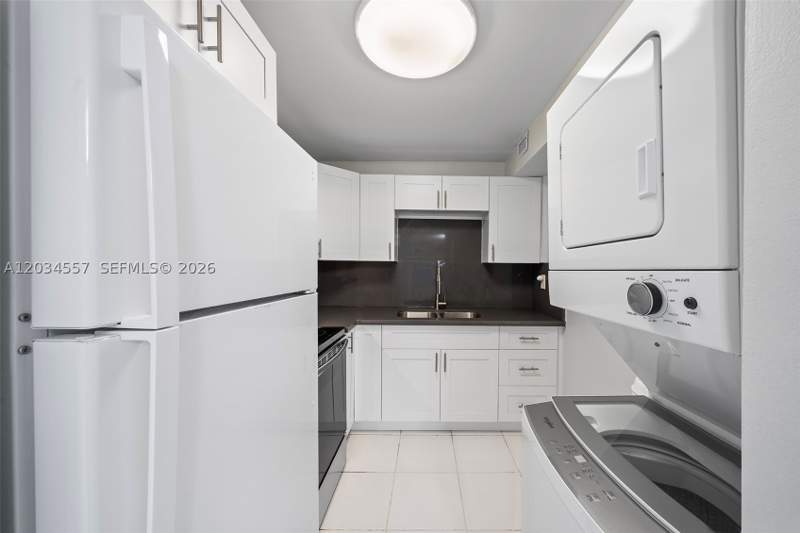 1 bedroom Townhouse at 3025 Mary St 1, Grove Townhouses Condo, Miami — photo 4