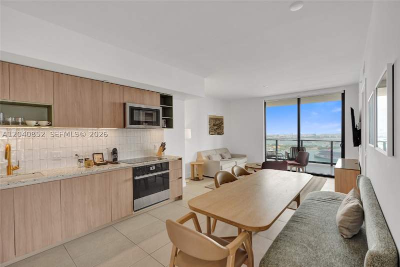 3 bedroom Condominium at 159 NE 6th St 3916, Gale, Miami — photo 2