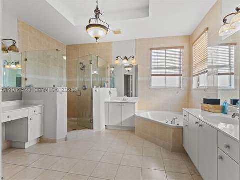 8542 NW 111th Ct, Doral FL - photo 17 of 26