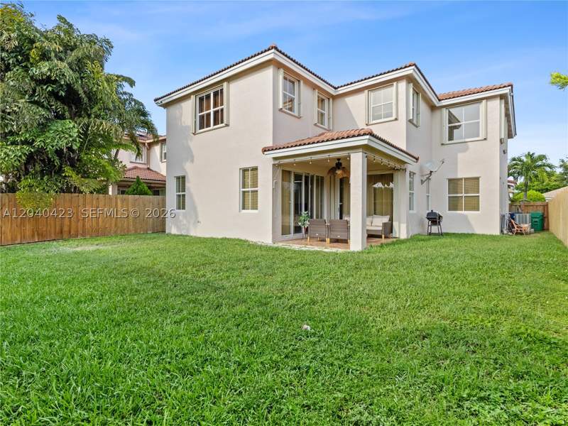 4 bedroom SingleFamilyResidence at 8542 NW 111th Ct, Islands At Doral, Doral — photo 3