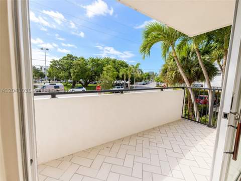 8024 Tatum Waterway Dr 2B, Miami Beach FL - photo 12 of 21