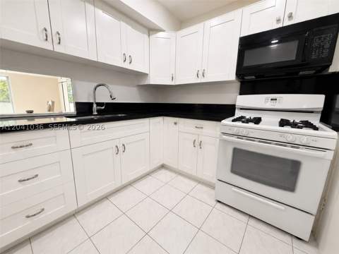 8024 Tatum Waterway Dr 2B, Miami Beach FL - photo 8 of 21