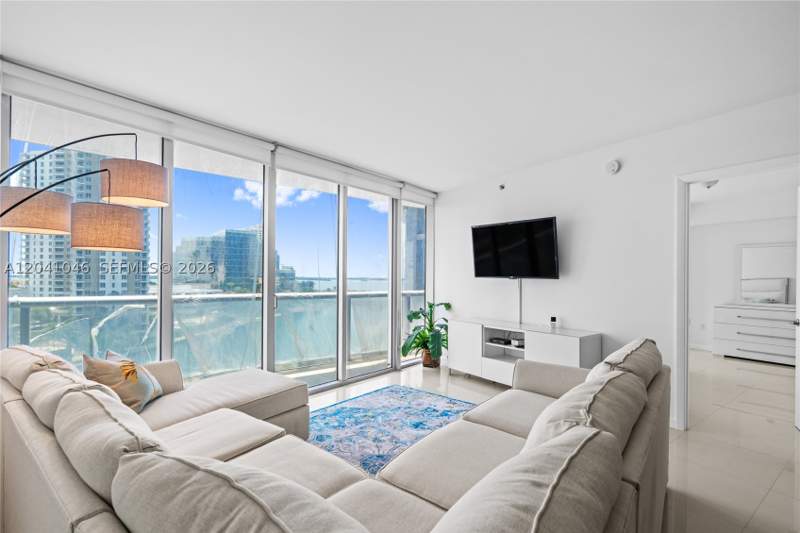 2 bedroom Condominium at 495 Brickell Ave Bay807, Icon Brickell No Two, Miami — photo 5