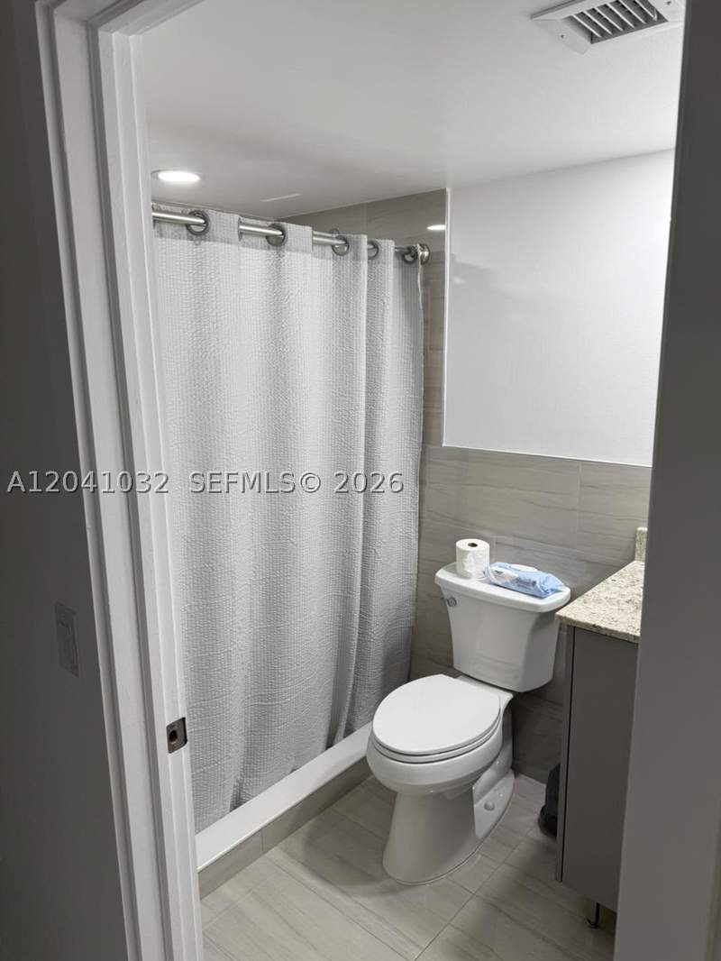 2 bedroom Condominium at 600 NW 32nd Pl 303, Poinciana At Miami Condo, Miami — photo 5