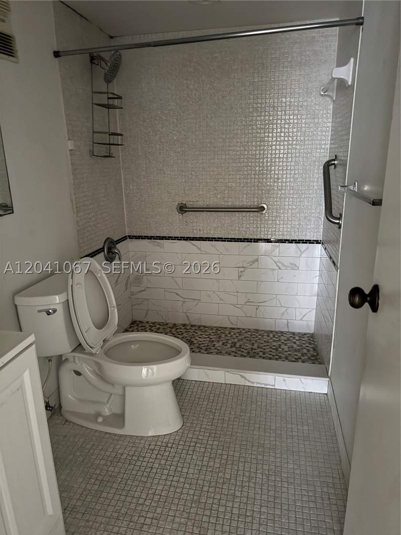 1 bedroom Condominium at 1825 W 44th Pl 707, Imperial Terraces Condo, Hialeah — photo 5