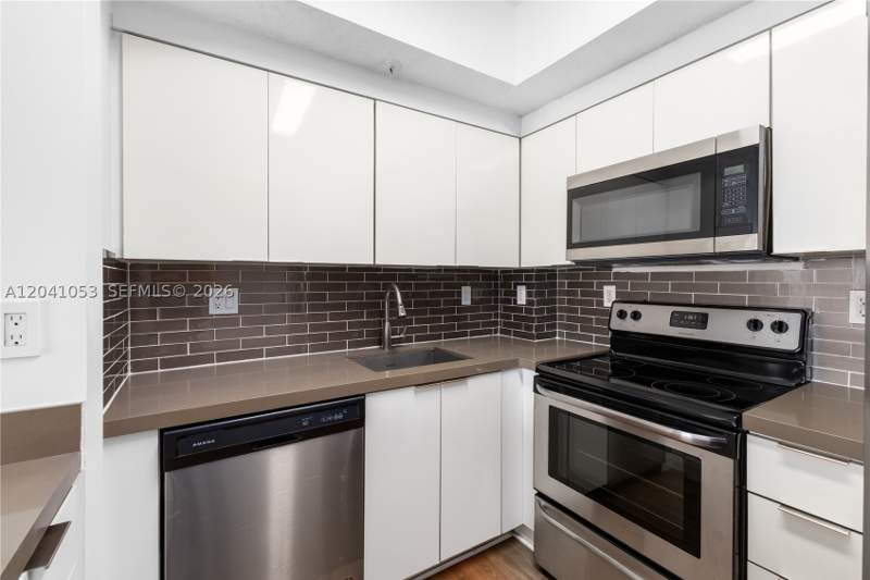 2 bedroom Condominium at 3500 Coral Way Ph 109 / 1509, Coral Plaza Of Miami Cond, Miami — photo 4