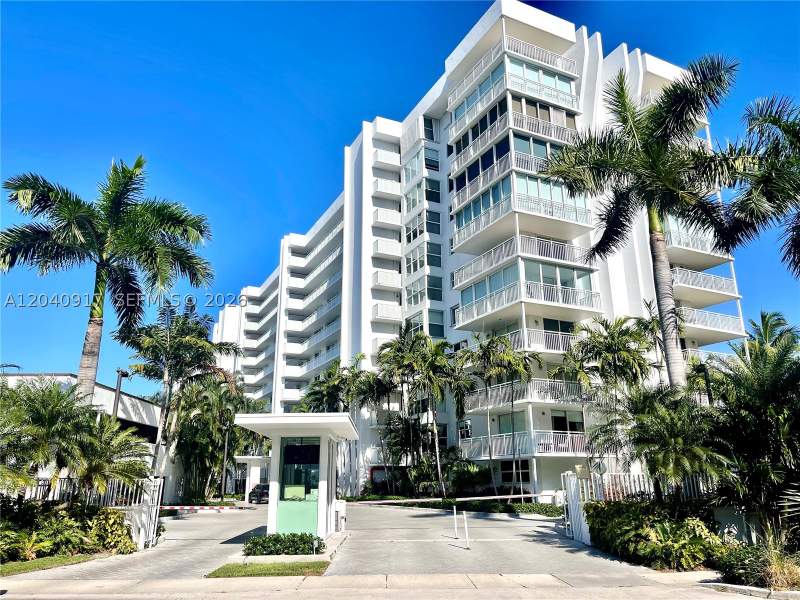 2 bedroom Condominium at 607 Ocean Dr 3K, Sands Of Key Biscayne Con, Key Biscayne — photo 2