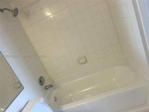 7601 E Treasure Dr 2104, North Bay Village FL - photo 11 of 45