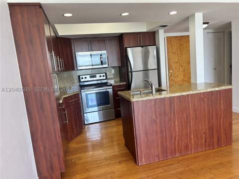 7601 E Treasure Dr 2104, North Bay Village FL - photo 13 of 45