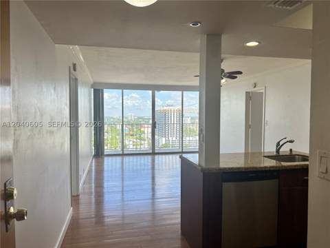 7601 E Treasure Dr 2104, North Bay Village FL - photo 17 of 45