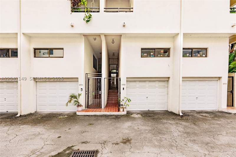 2 bedroom Townhouse at 2956 Bird Ave 6, Birdgrove Townhouses Cond, Miami — photo 3