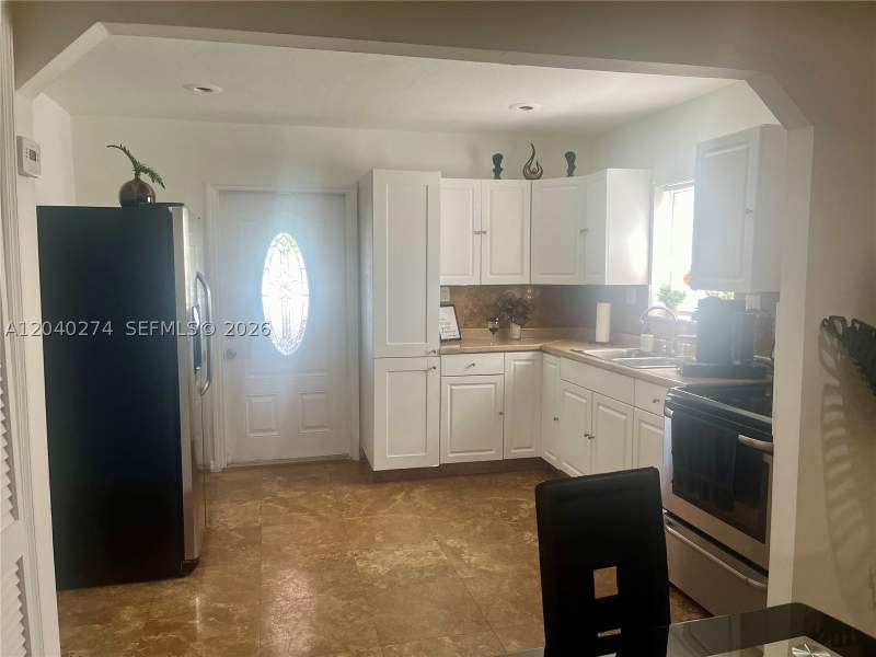 2 bedroom SingleFamilyResidence at 521 NW 32nd Pl, Blake Sub, Miami — photo 5