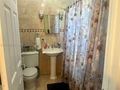 521 NW 32nd Pl, Miami FL - photo 8 of 11