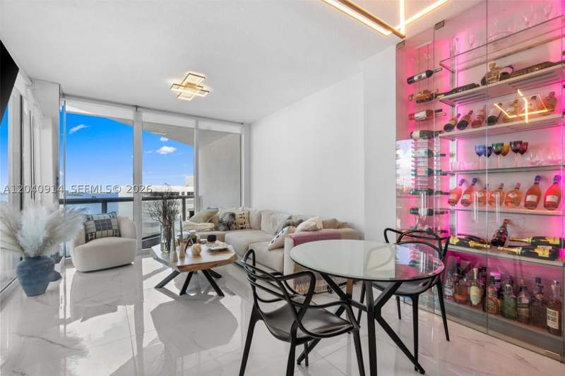1 bedroom Condominium at 480 NE 30th St 904, Platinum Condo, Miami — photo 4