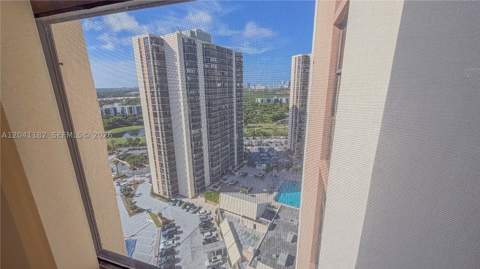 20335 W Country Club Dr 2102, Aventura FL - photo 13 of 44