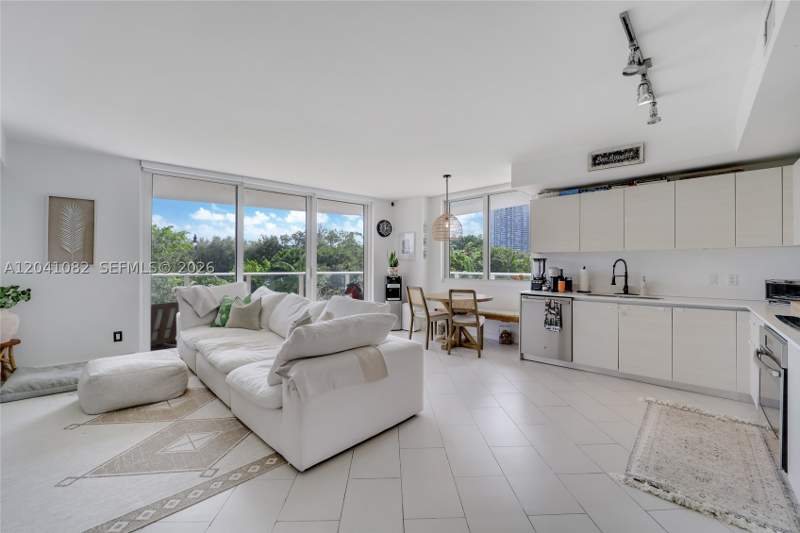2 bedroom Condominium at 4250 Biscayne Blvd 301, Baltus House, Miami — photo 2