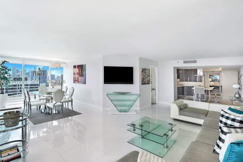 3 bedroom Condominium at 1717 N Bayshore Dr D-3931, The Grand Fka Venetia, Miami — photo 4