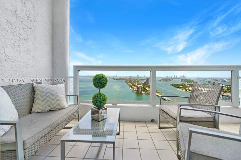 3 bedroom Condominium at 1717 N Bayshore Dr D-3931, The Grand Fka Venetia, Miami — photo 5