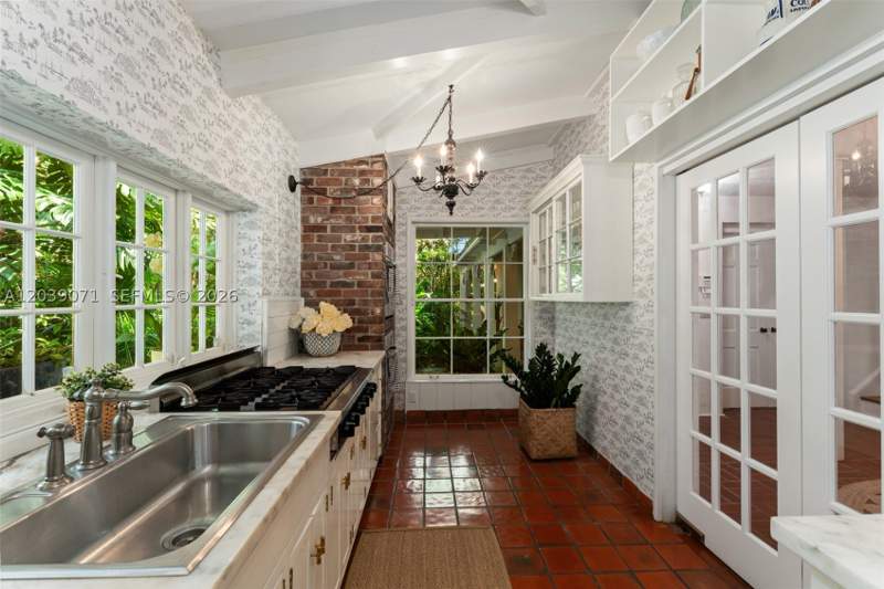 4 bedroom SingleFamilyResidence at 5950 SW 128th St, Rockdale Estates, Pinecrest — photo 5