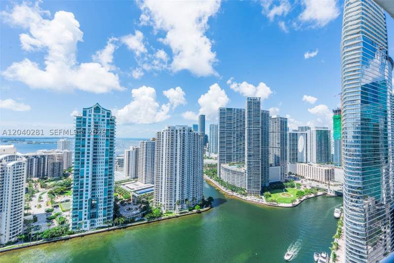 2 bedroom Condominium at 325 S Biscayne Blvd 3821, One Miami West, Miami — photo 2