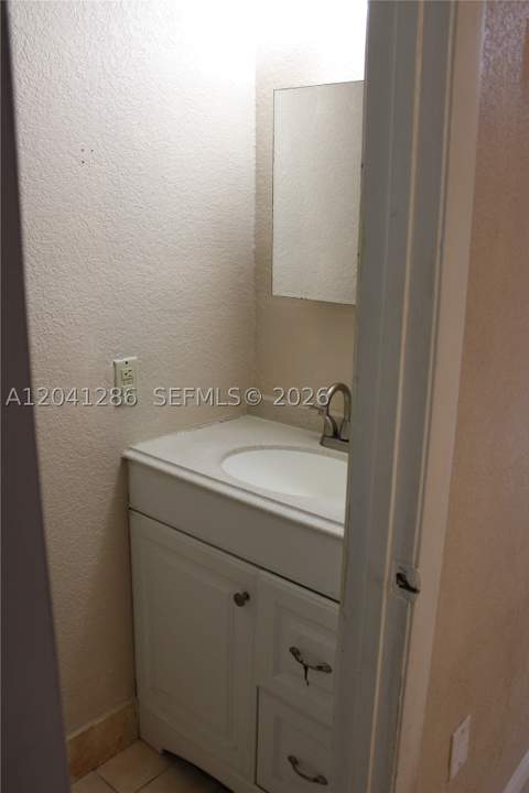 5446 W 26th Ave C-20, Hialeah FL - photo 6 of 19