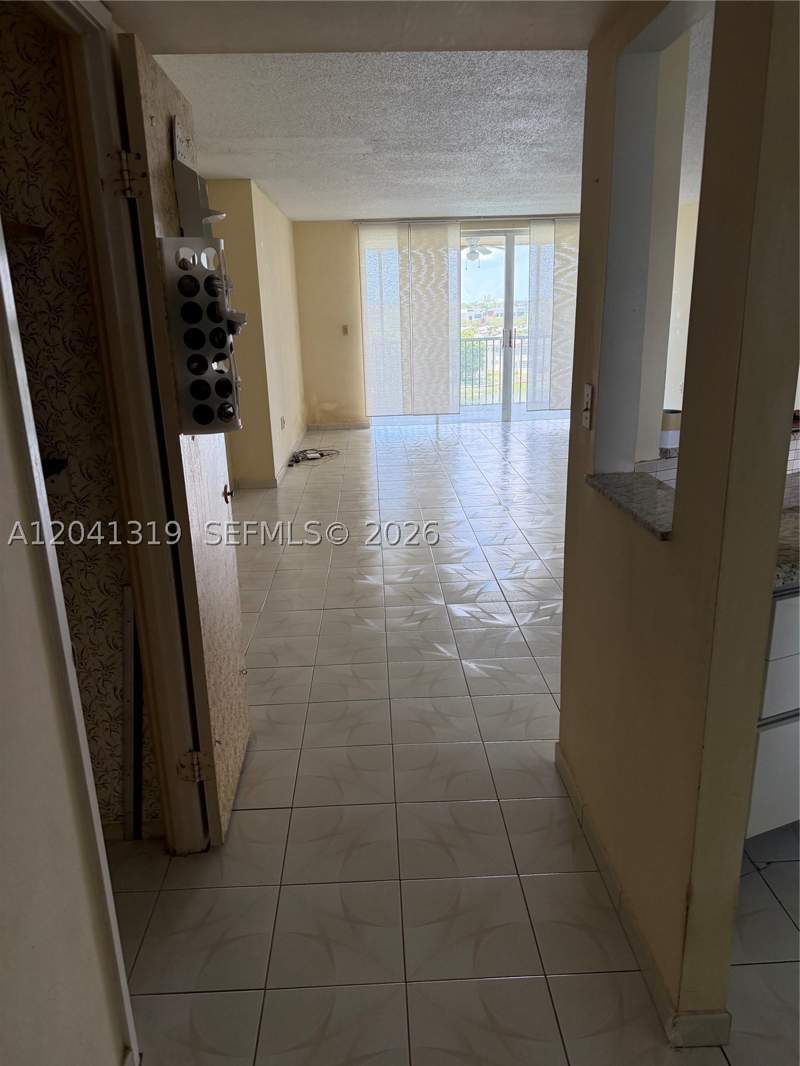 2 bedroom Condominium at 1750 NE 191st St 627-4, Jade Winds Group-Daisy GA, Miami — photo 2